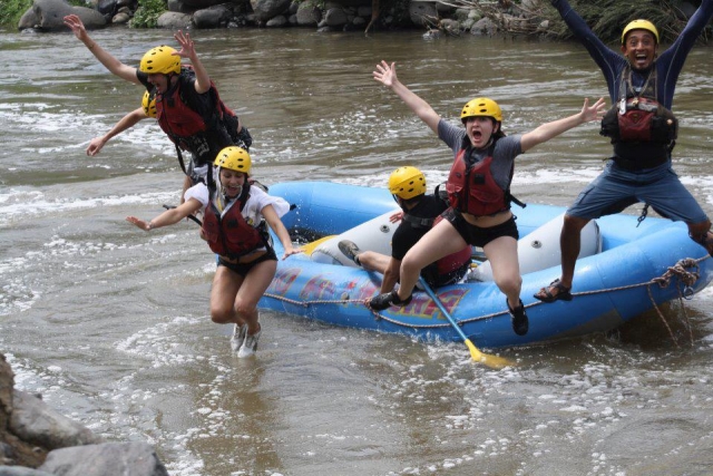 Río Aventura Expediciones